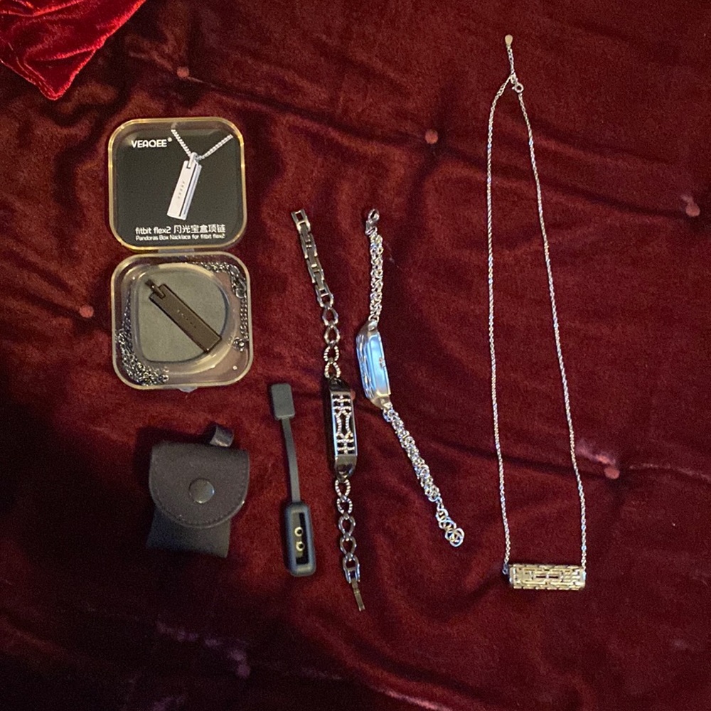 Fitbit Accessory bundle - 4 items - black workout piece no longer available